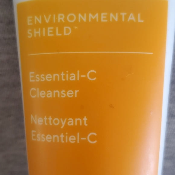 Murad Environmental Shield Essential-C Cleanser - Orange 2.0 Oz 60 Ml - Picture 3 of 5